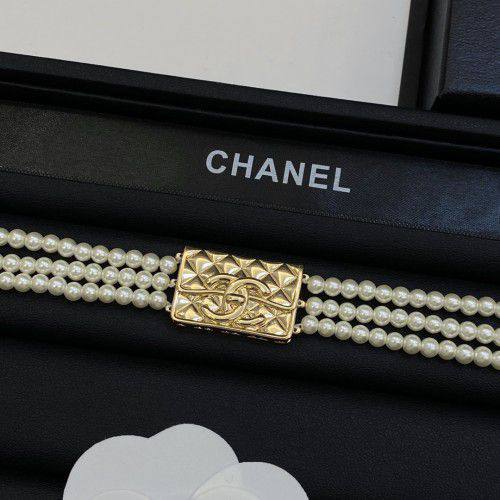 CHANEL ❤️‍🔥*
Necklace 🦋
Master quality 💯
With normal boxes 📦 
75 dhs👑
With master box 🗃️ 
90 dhs👑

Zain216
♥️♥️♥️