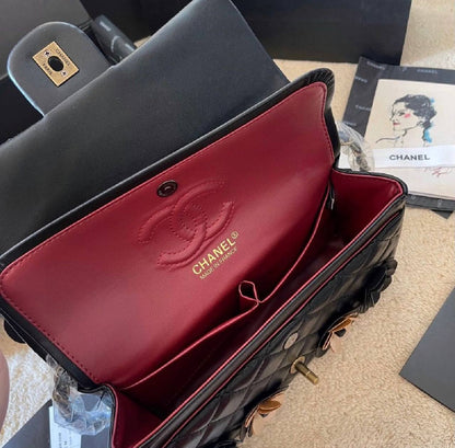 CHANEL COPY ONE NEW CAME WITH BOX 
150 dhs🇦🇪🇦🇪

Zain39
♥️♥️♥️