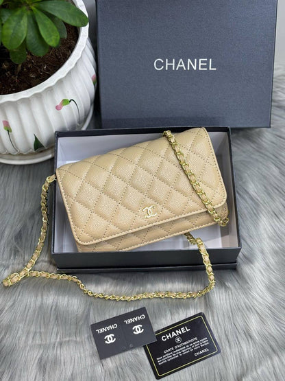 CHANEL
SIZE………. 19. 5CM🌷

85 dhs💓

with BOX✅
🎁🎁🎁

Zain244
♥️♥️♥️