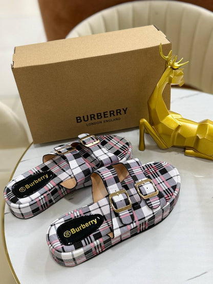Burberry
Size 37to41    
55 dhs✅

Zain163
♥️♥️♥️