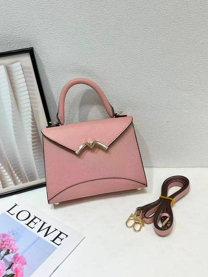 MOYNAT 
GOOD QUALITY WITH BOX 
110 DHS🇦🇪🇦🇪

Zain295
♥️♥️♥️