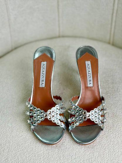 AQUAZZURA
Super *AAA* *+* Quality 💯 
With original packing🎁🎁
SIZE:36and41
Available now
450 dhs🇦🇪🇦🇪

Zain309
♥️♥️♥️