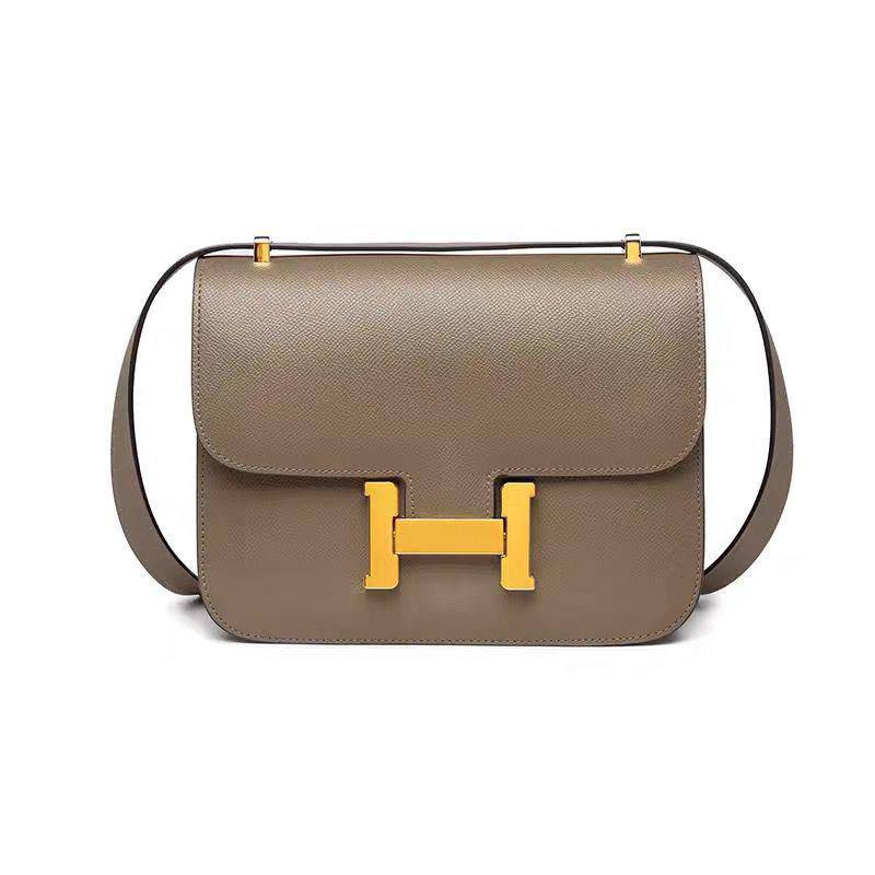 Hermes
110 dhs🇦🇪🇦🇪
With box
Size23cm

Zain219
♥️♥️♥️