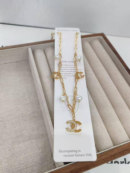 *Stainless steel ❤️‍🔥*
Mix items 🌸
Non tarnish 💯
With black boxes 🗃️ 
20 dhs💓
With normal boxes 📦 
And paper bag🛍️
30 dhs💓

Zain216
♥️♥️♥️