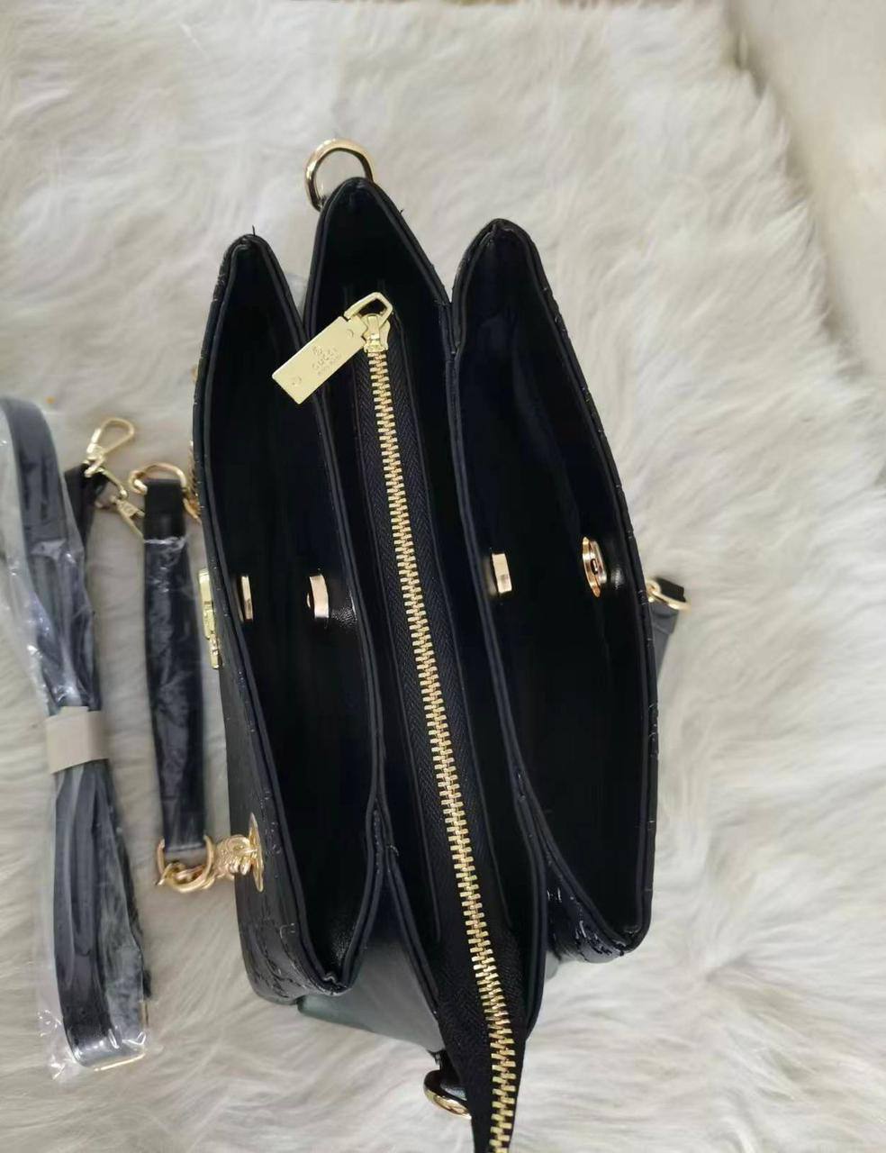 Dior
70 dhs✅

Zain50
♥️♥️♥️