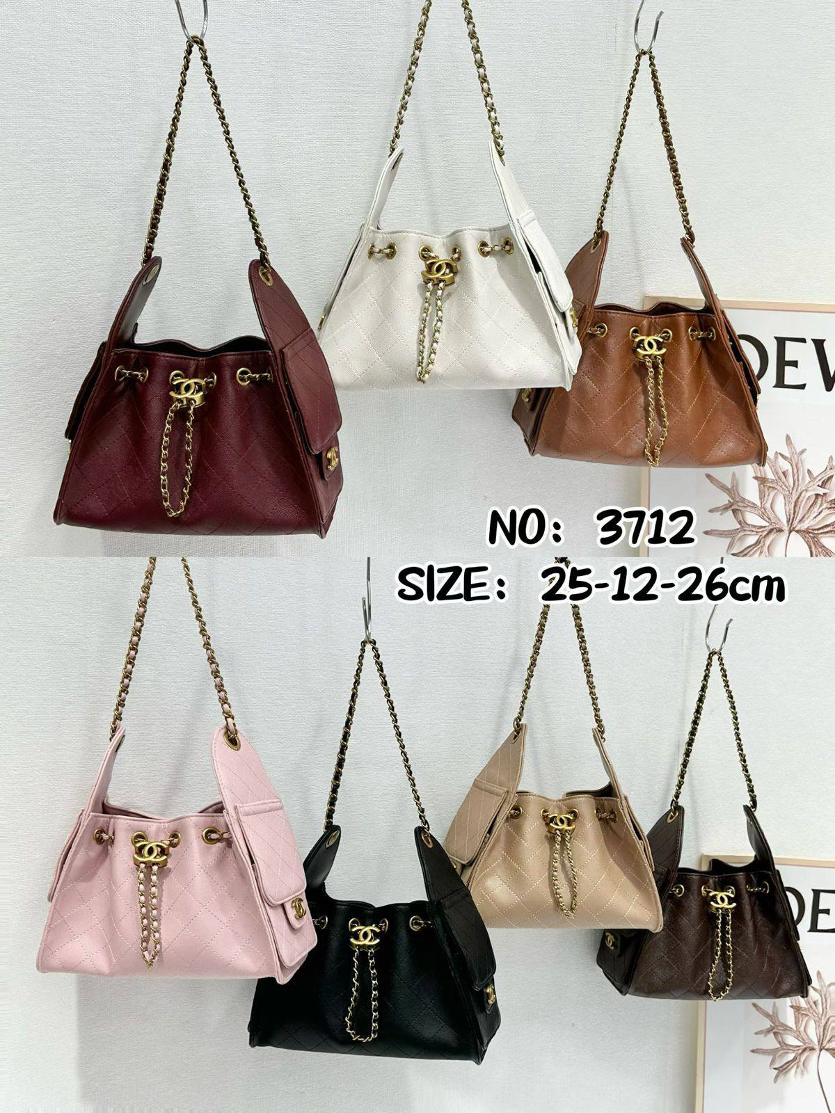 Chanel 
Size 25cm
110 dhs🗽

Zain44
Zain254
♥️♥️♥️