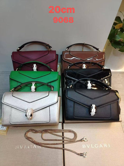 BVLGARI 
with box 
good quality.👌🏻
120 dhs🇦🇪🇦🇪

Zain07
♥️♥️♥️