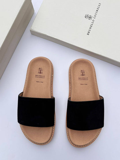 Brunello cucinelli 
130 dhs🪙🌨️
Size 40-45

Zain54
♥️♥️♥️