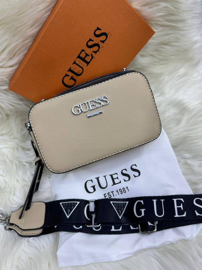Guess cross
Size : 19 * 11 * 7 cm
60 dhs🪙💕
with box🎁

Zain115
♥️♥️♥️