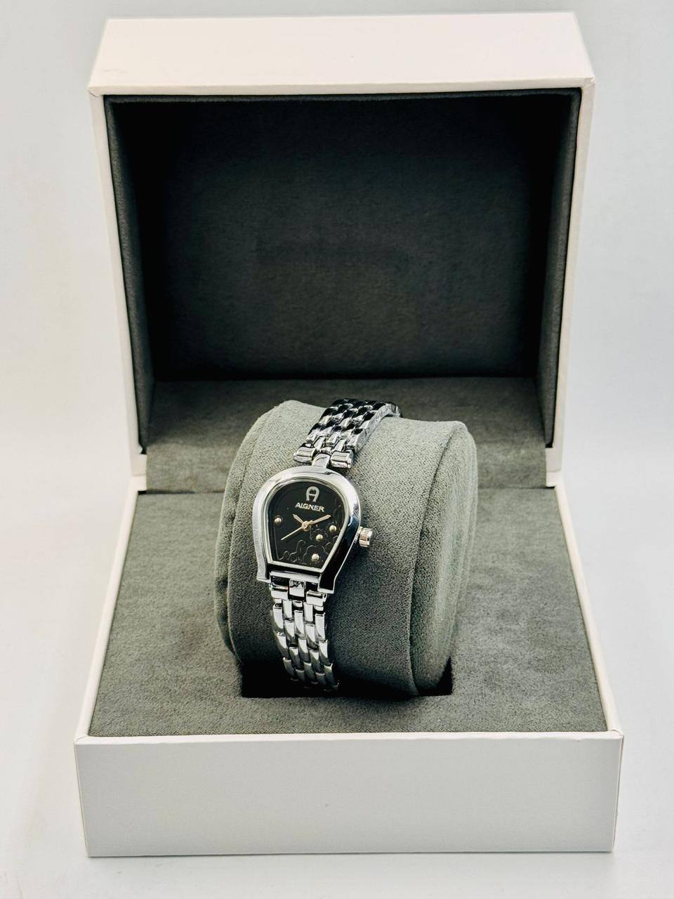 Aigner ladies
*New Arrival*🔥
55 dhs✅

Zain08
♥️♥️♥️