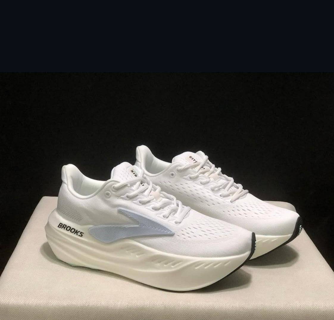 Brooks Glycerin Max , 
Size 36 to  45 , 
220 dhs🪙🌨️

Zain196
♥️♥️♥️