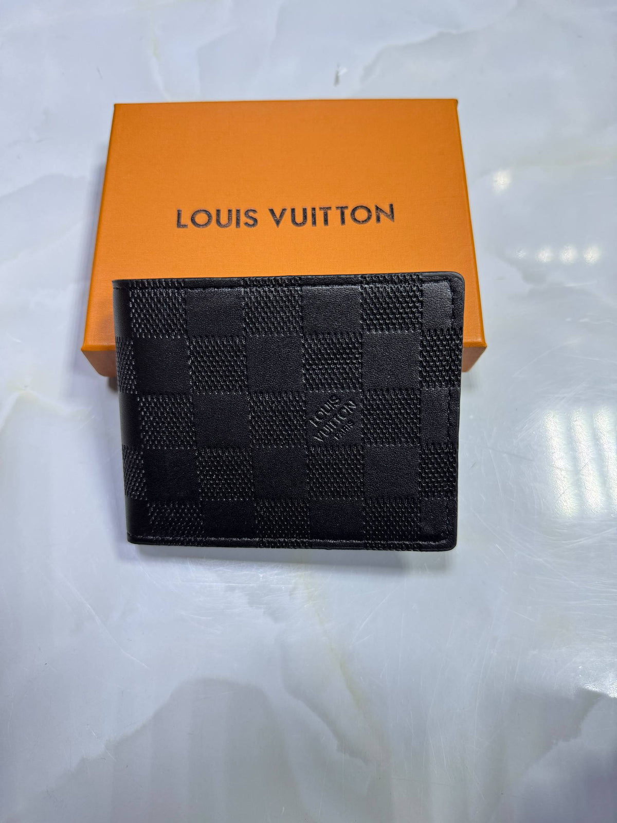 LV-men's 
wallet

With box 
30 dhs🇦🇪🇦🇪

Zain50
♥️♥️♥️