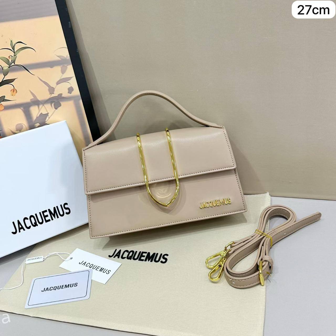 💖 Jacquemus
1️⃣ First quality +🎁
Size : 24  * 15 cm
110 dhs🇦🇪🇦🇪
with box 🎁

Zain115
♥️♥️♥️