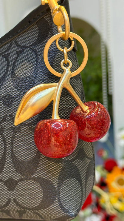 Cherry keychain
Rose gold
20 dhs🪙🌨️

Zain44
♥️♥️♥️