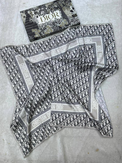 Silk square scarf 
40 dhs🇦🇪🇦🇪
Size 90*90

Zain93
♥️♥️♥️