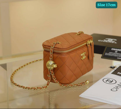Chanel
Good quality 
with box 
100 dhs✅

Zain186
♥️♥️♥️