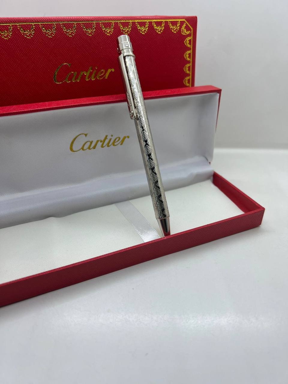 Cartier Pen
very good quality 
65 dhs✅

Zain182
♥️♥️♥️