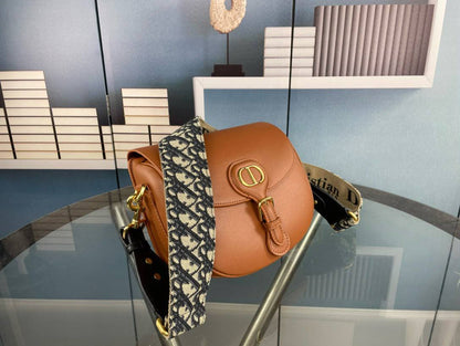 DIOR MASTER QUALITY SPECIAL OFFER WITH BOX 
190 dhs🇦🇪🇦🇪
……(leather)

Zain295
♥️♥️♥️
