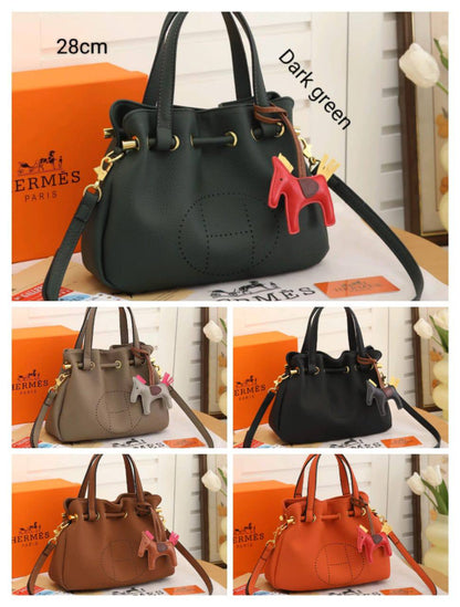 Hermes 
120 dhs✅ 

with box
🎁🎁🎁

Zain235
♥️♥️♥️