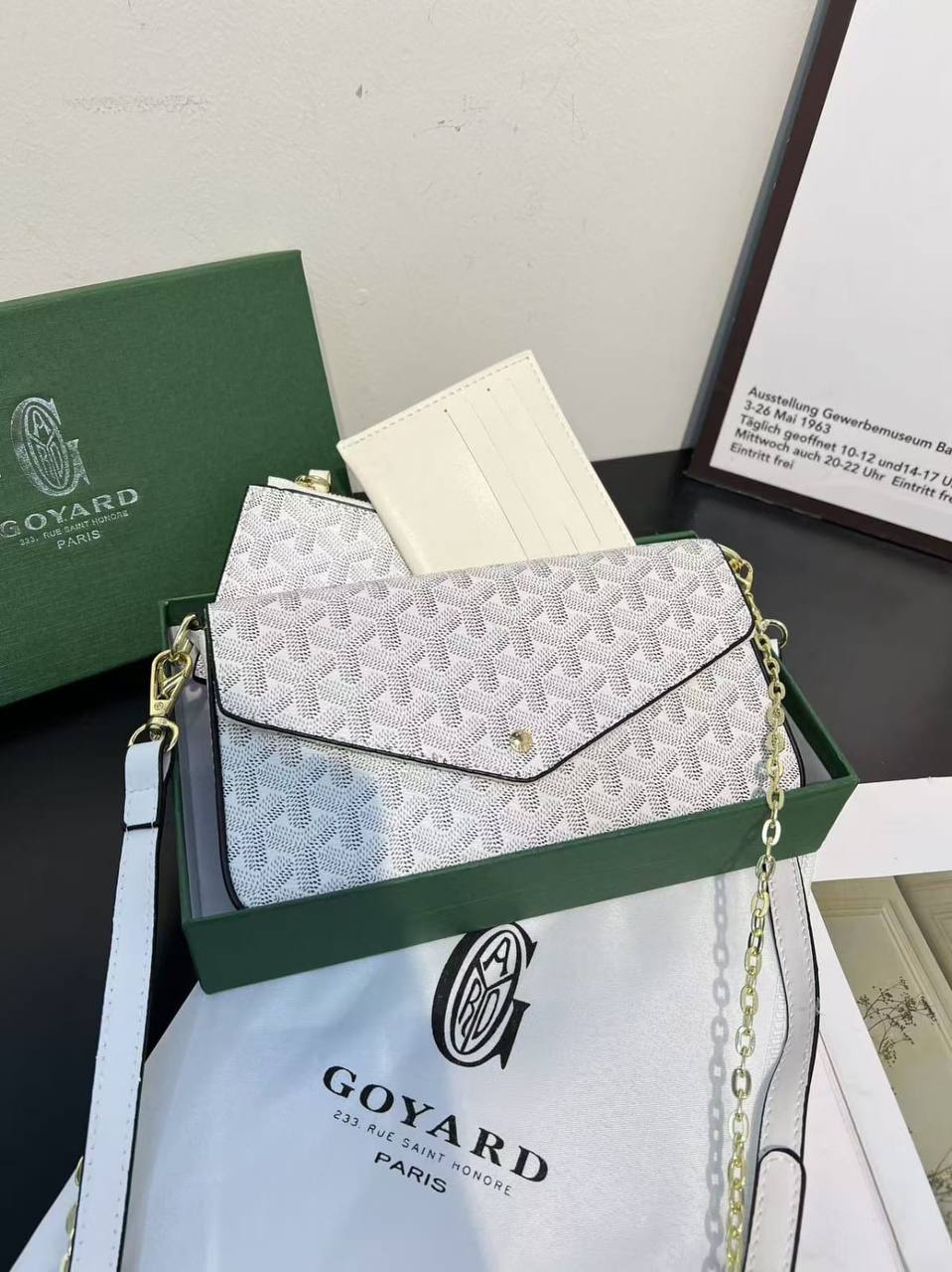 Goyard
70 dhs✅

Zain232
♥️♥️♥️
