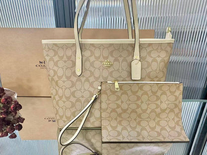 COACH
Size     42cm
95 dhs🪙🌺

Withbox  
🎁🎁🎁

high quality

Zain04
♥️♥️♥️