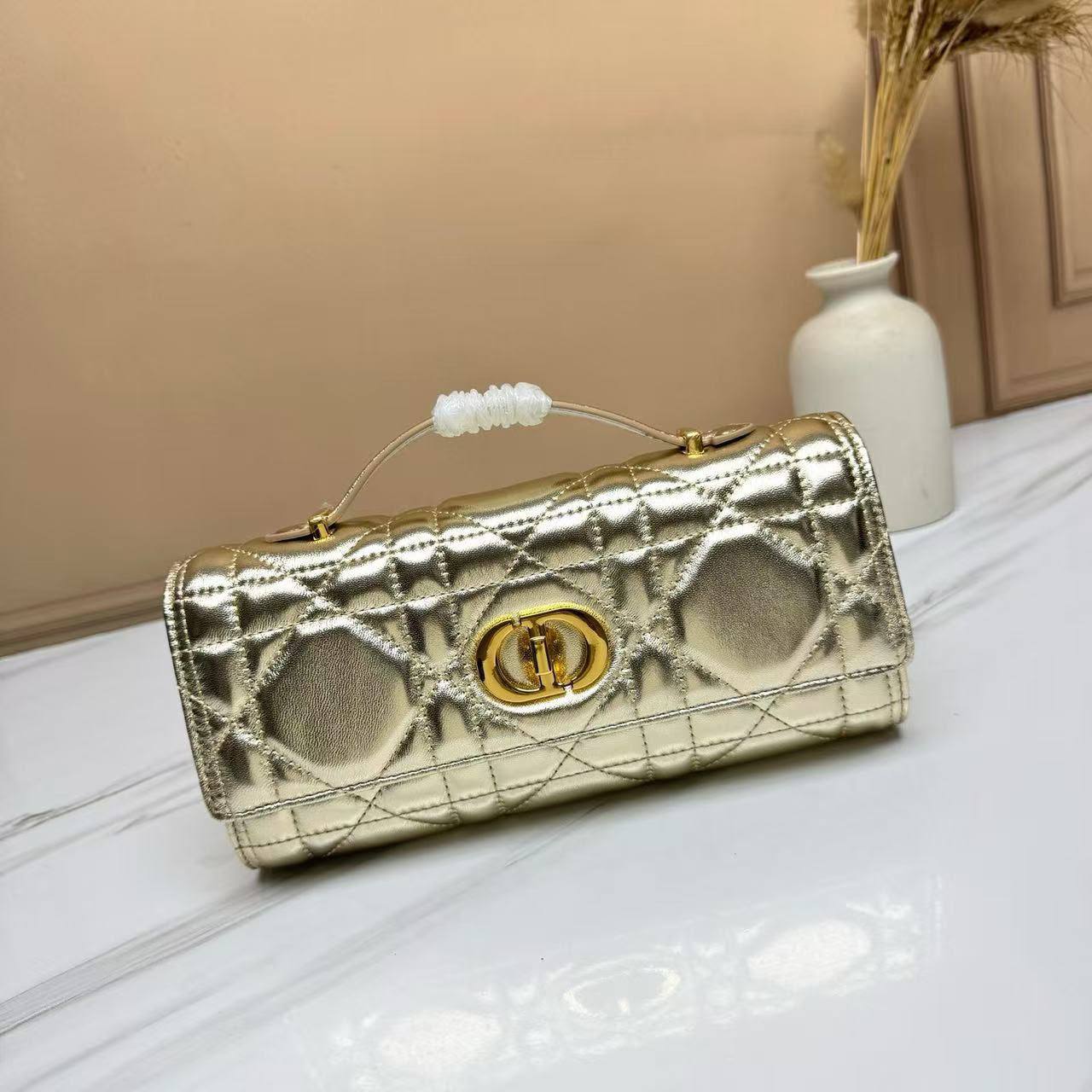 Dior
Master🌺🌺
280 dhs💓

Zain141
♥️♥️♥️