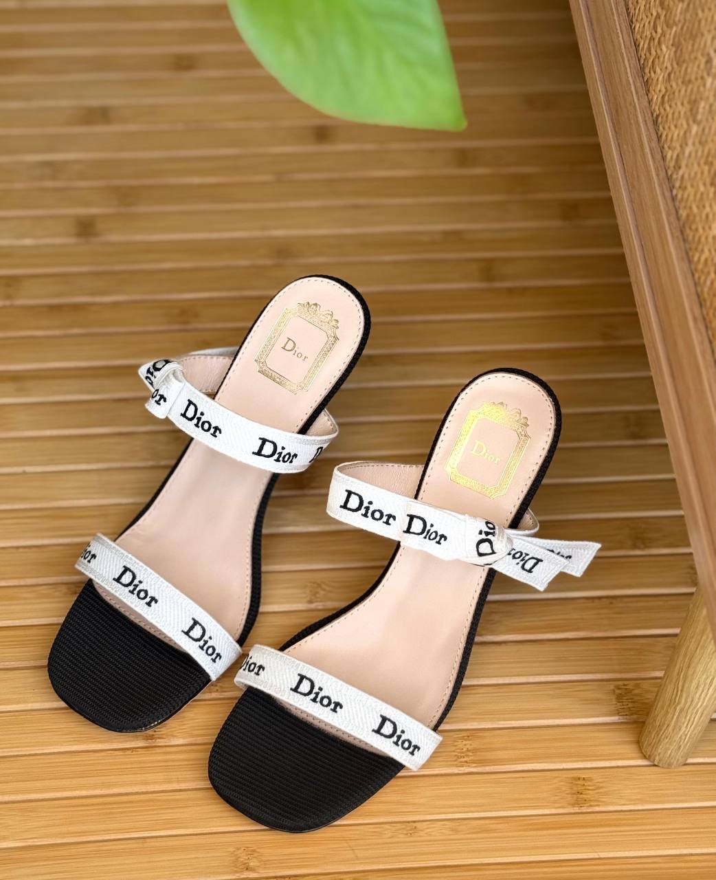 Dior
Super Master
𝐃𝐢𝐨𝐫
𝗦𝗶𝘇𝗲 𝟯𝟲 𝘁𝗼𝗼 𝟰𝟭 
450 dhs✅

Zain178
♥️♥️♥️