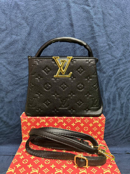 LV

65 dhs🪙💕

With Box
🎁🎁🎁

Zain50
♥️♥️♥️