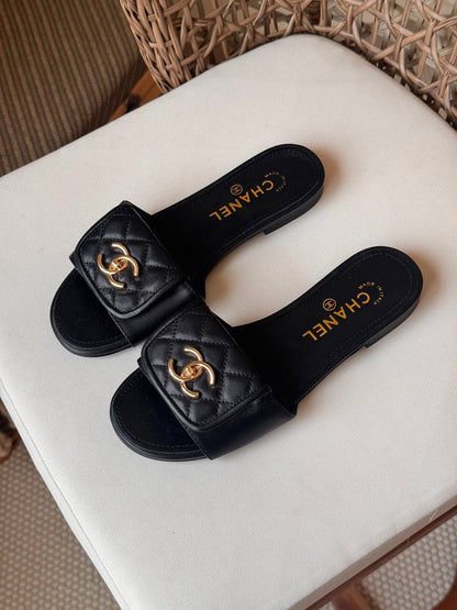 CHANEL 
✨ Collection
👠 36–41
💎 Premium Quality
🔥 Super Master
450 dhs🇦🇪🇦🇪

Zain198
♥️♥️♥️