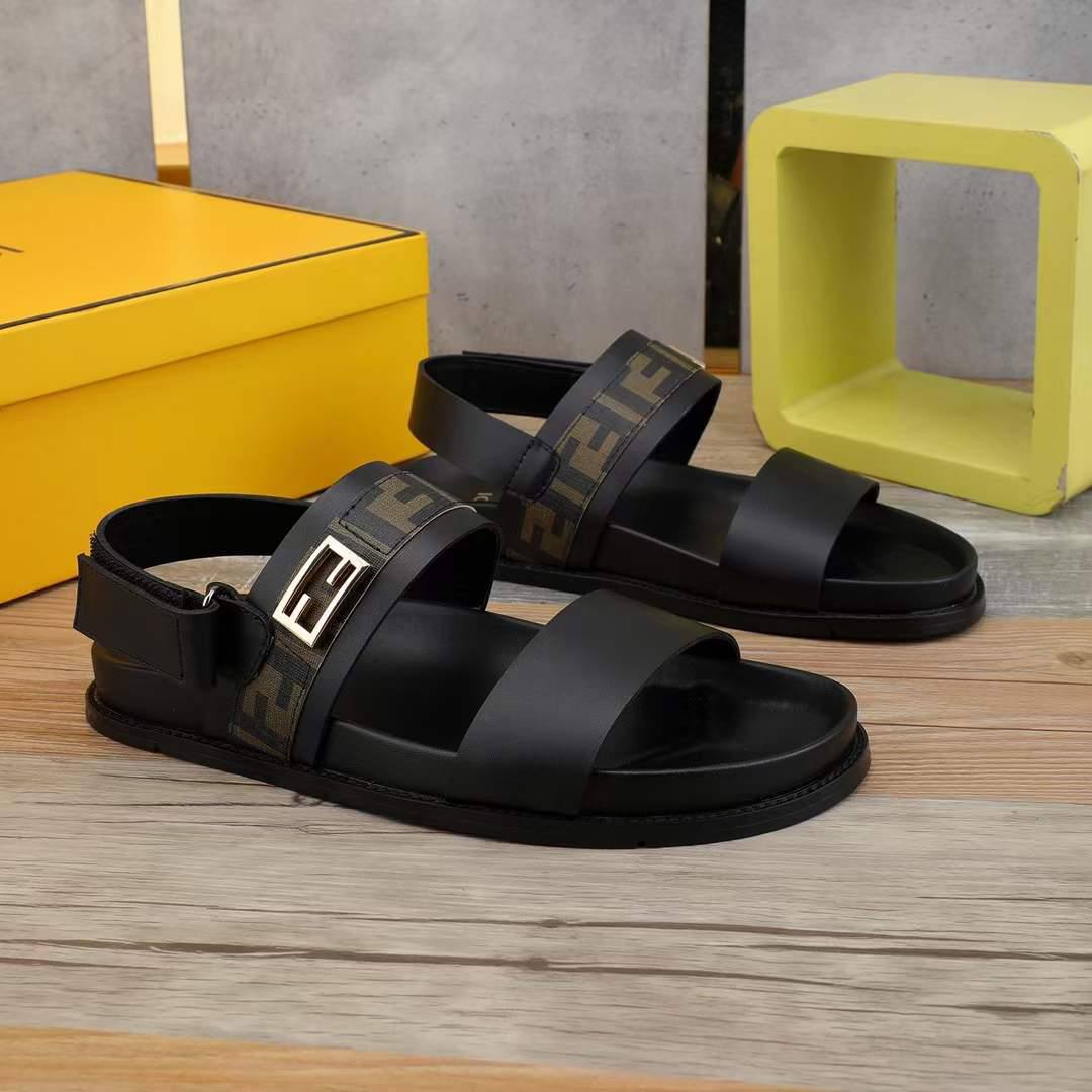 Fendi
high quality
Size 40-46 
170 dhs🪙🖤

Zain57
♥️♥️♥️