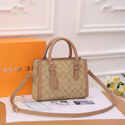 COACH ✨
Quality 💯
Size 23cm
100 dhs✅
With box 📦

Zain70
♥️♥️♥️