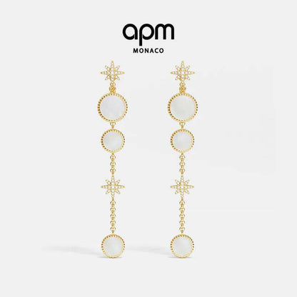 Apm SET ❤️‍🔥*
Necklace 🍁
Earring🔥
Bracelet 🌸
With normal boxes 📦 
200 dhs🪙🌨️
With master box 🗃️ 
220 dhs🪙🌨️

Zain216
♥️♥️♥️