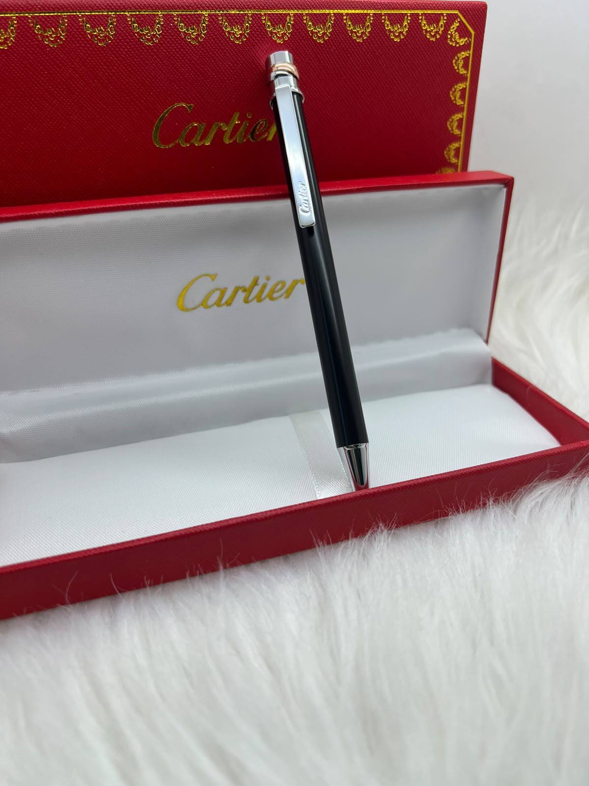 Cartier

Good quality 
55 dhs🇦🇪🇦🇪

Zain182
♥️♥️♥️