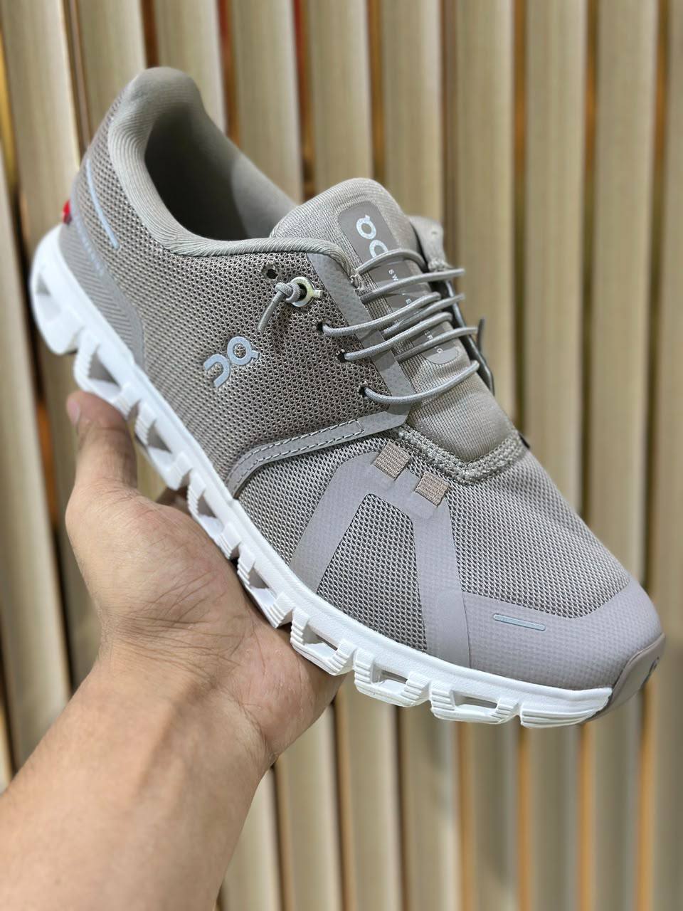 OnCloud 6 sneakers

Size:36 to 45

115 dhs🇦🇪🇦🇪

Zain241
♥️♥️♥️
