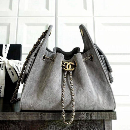 CHANEL 
HIGH QUALITY 
120 dhs✅
SIZE : 28cm

Zain39
♥️♥️♥️