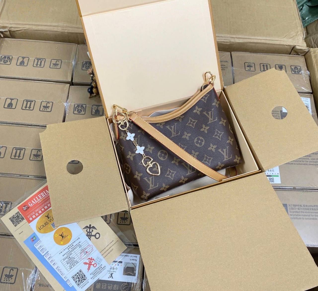 LV
with box
🎁🎁🎁

95 dhs🪙🌨️

Zain177
♥️♥️♥️