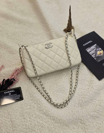 Chanel
Master

 20Cm 

With Box🎁🎁🎁

230 dhs💓

Zain131
♥️♥️♥️