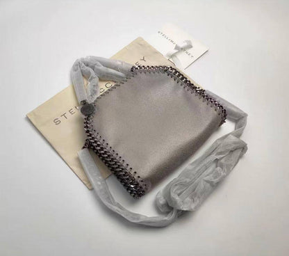 Stella
105 dhs🇦🇪🇦🇪
with box
size 17cm

Zain26
♥️♥️♥️