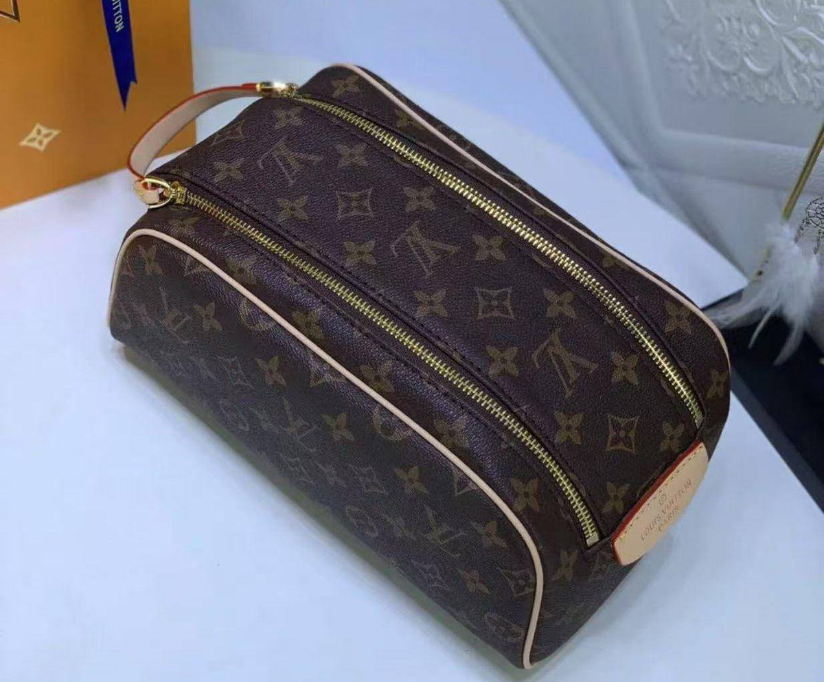 LV Toilettery Bag

Super Master
175 dhs🇦🇪🇦🇪🇦🇪

Zain33
♥️♥️♥️