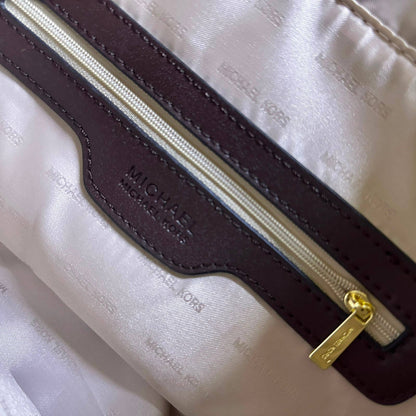 MK 
GOOD QUALITY 
WITH POUCH  
110 dhs🇦🇪🇦🇪

Zain39
♥️♥️♥️