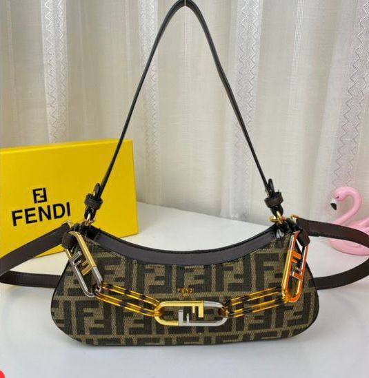 Fendi
95 dhs🇦🇪


with box
🎁🎁🎁

Zain137
♥️♥️♥️
