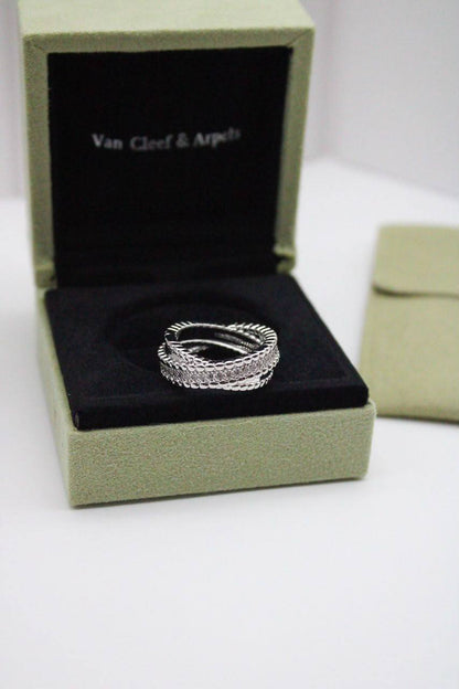 Vca ring

65 dhs

Zain122
♥️♥️♥️