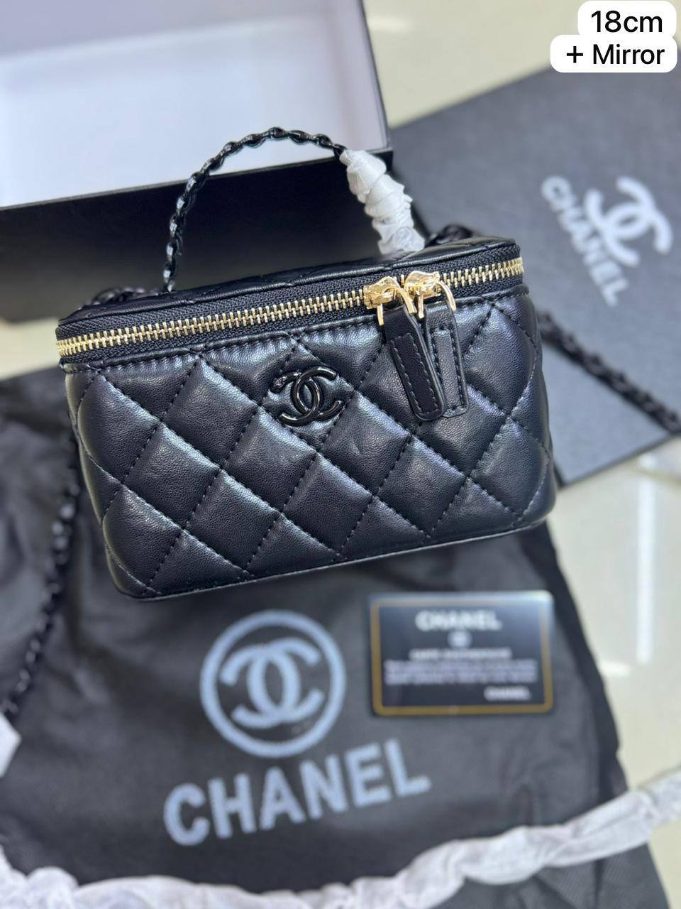 Chanel hot design

First quality +🎁

Size : 18  * 11 cm
95 dhs🇦🇪🇦🇪

 with box🎁

Zain115
♥️♥️♥️