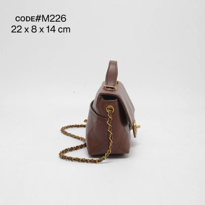 CHANEL ᴛᴏᴘ ʜᴀɴᴅʟᴇ
ᴄʀᴏssʙᴏᴅʏ ʙᴀɢ
ᴄᴀᴠɪᴀʀ ʟᴇᴀᴛʜᴇʀ ᴍᴀᴛᴇʀɪᴀʟ
ɢᴏʟᴅ ʜᴀʀᴅᴡᴀʀᴇ
sɪᴢᴇ : 22 cm

75 dhs💛

Zain31