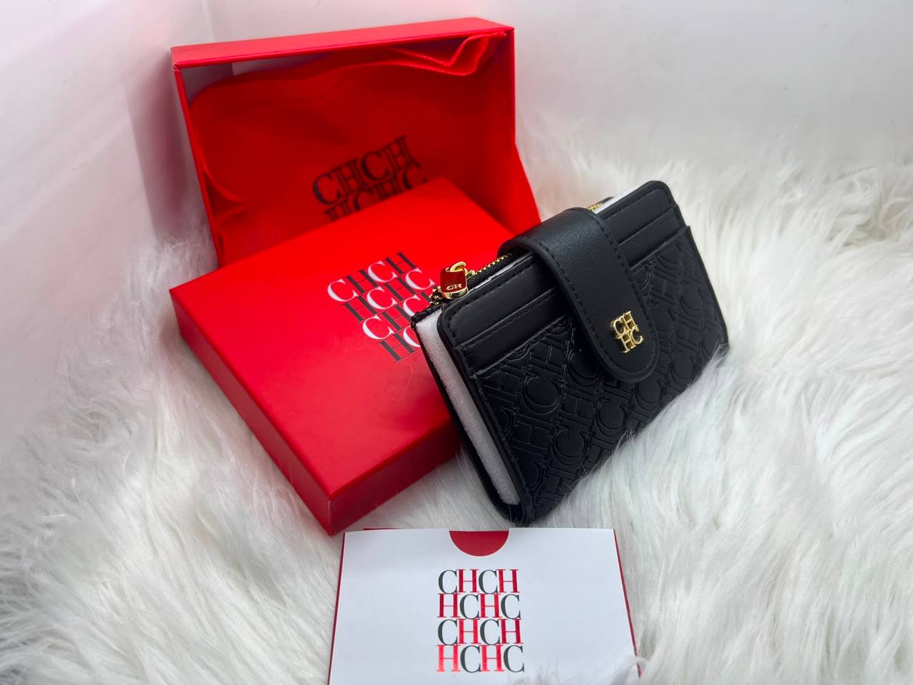Wallets
60 dhs🇦🇪🇦🇪
with box

Zain182
♥️♥️♥️