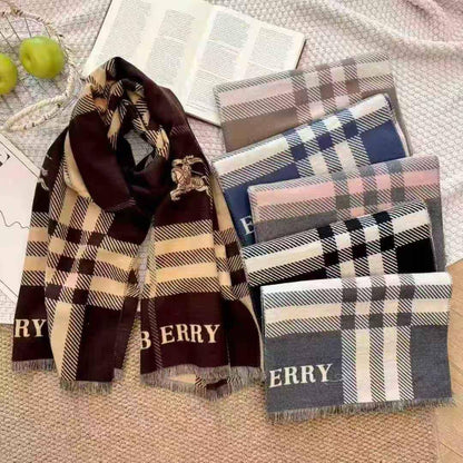 Scarf
Winter scarf cashmiri 
good quality
45 dhs❣️

Zain278
♥️♥️♥️