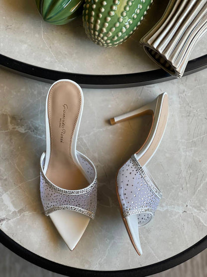 GIANVITO ROSSI
Vip quality
Size 36 to 42
450 dhs🇦🇪🇦🇪

Zain113
♥️♥️♥️