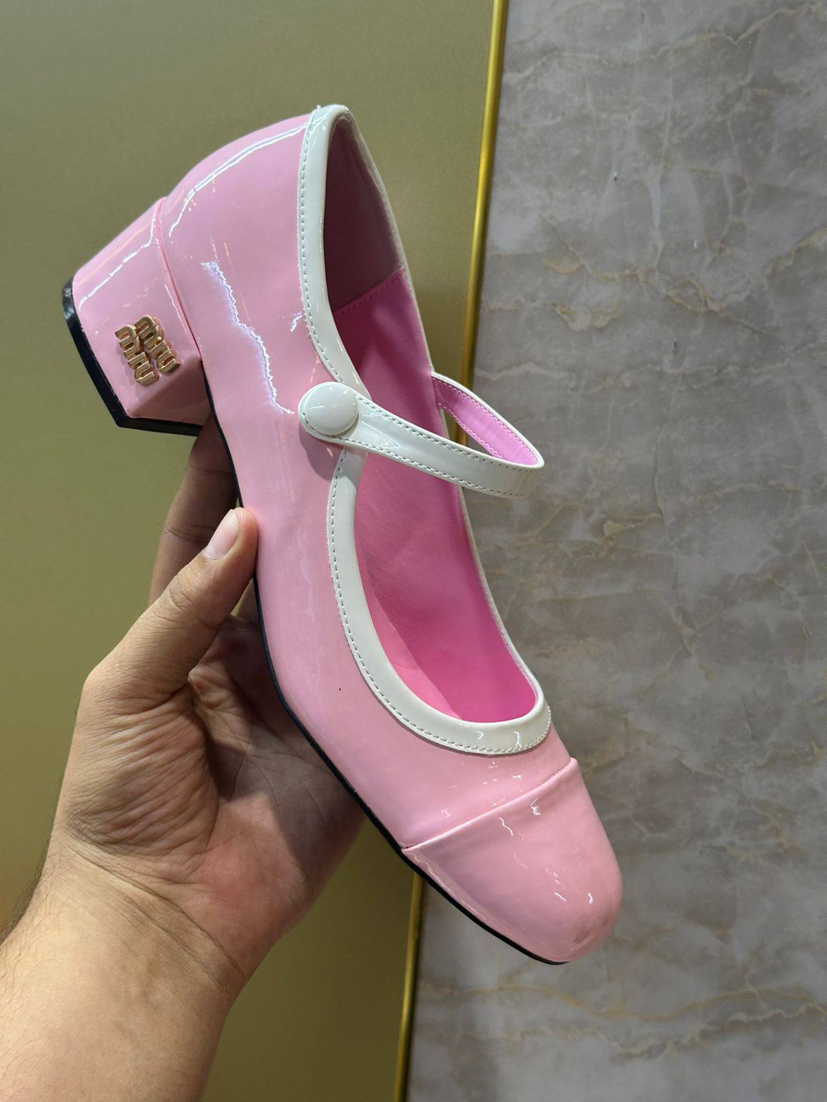 Hermes 
size 36 to 41
120 dhs👑

Zain146
♥️♥️♥️