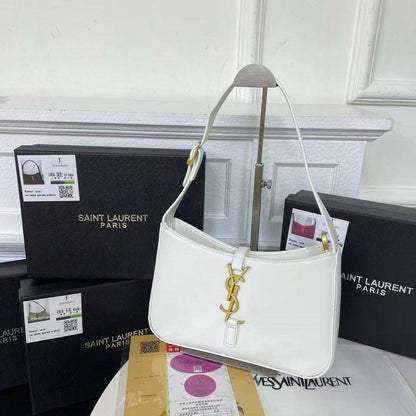 YSL
Size :    23cm
80 dhs🪙🖤

withbox.
🎁🎁🎁

Zain04
♥️♥️♥️