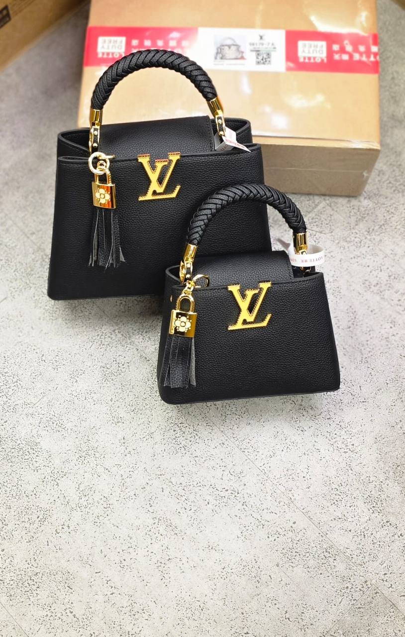 LV
high quality 
Size 21cm 260 dhs✅
Size 27cm 270 dhs✅

Zain175
♥️♥️♥️